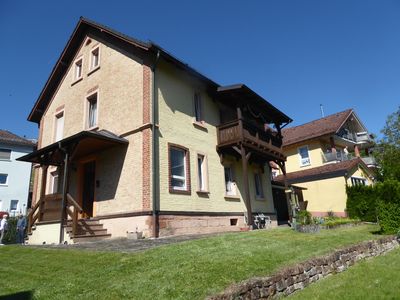 Freistehendes 3 Fam. Wohnhaus mit Nebengebäude
