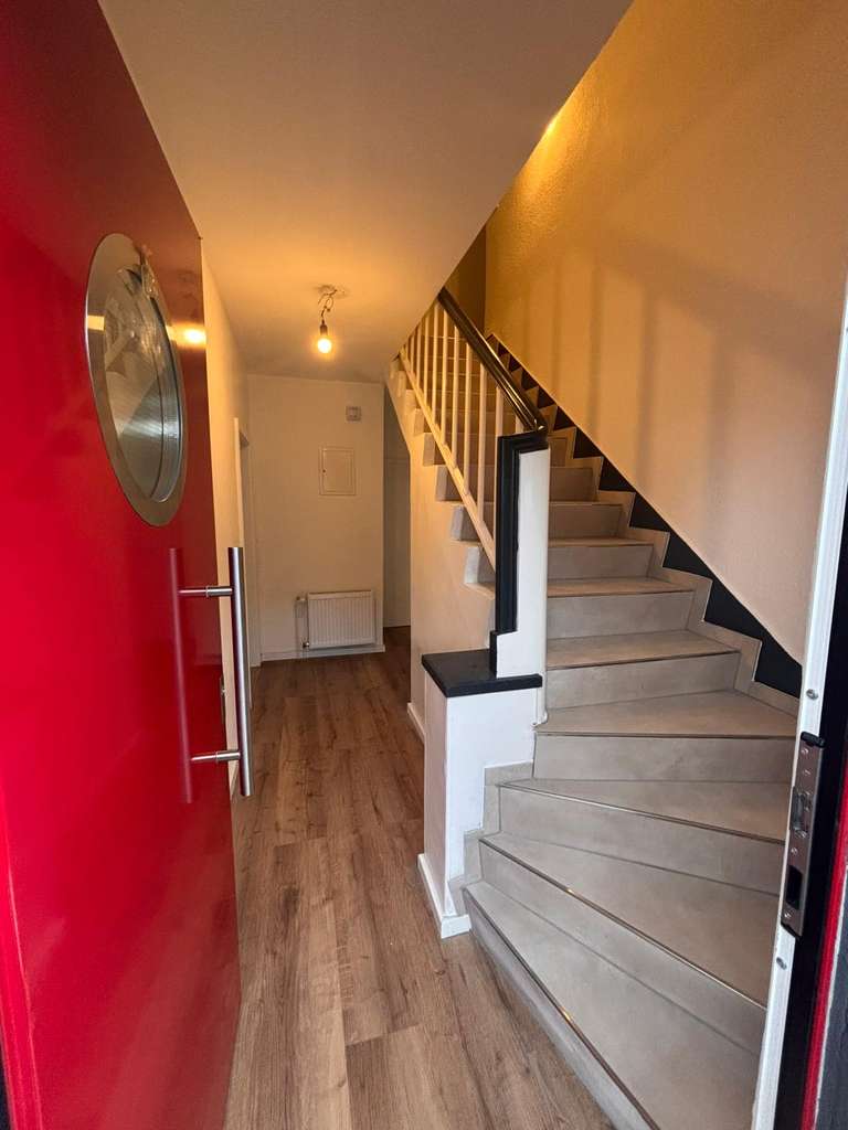 Ruhig und Grün Wohnen - DHH mit Garage und Garten 