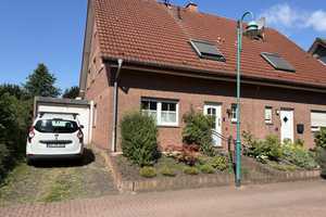 Preiswerte 5-Zimmer-Doppelhaushälfte in Duisburg Neuenkamp

Keine Makler Anfragen erwünscht…!!!!  – Rheinberger Ring 14a, 47059 Duisburg – Vorschaubild 2