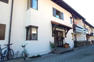 2-Zimmer-Wohnung in Freilassing mit Balkon & Holzofen – gepflegt und vermietet – 83395 Freilassing – Vorschaubild 2