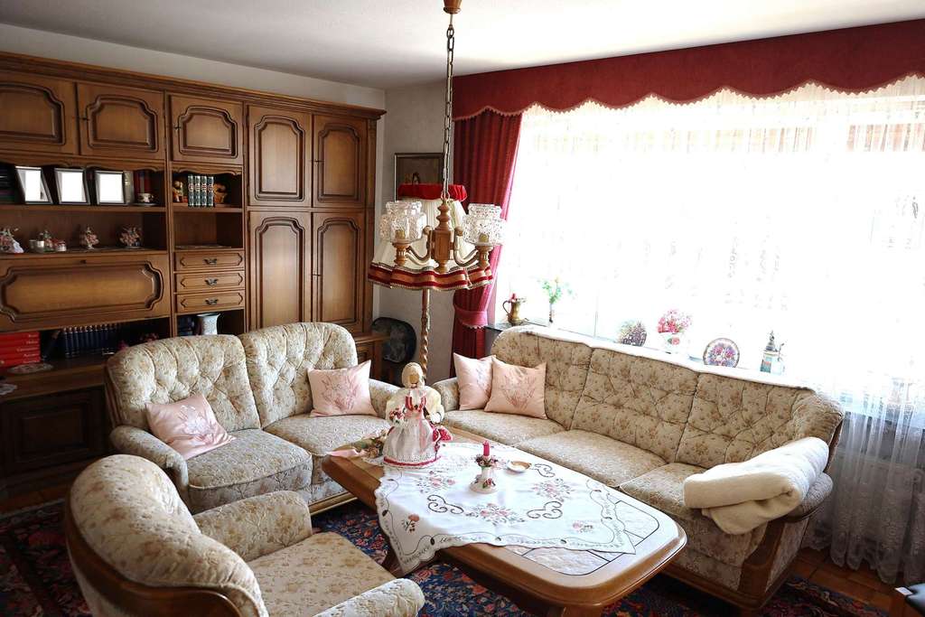 Immobilie in Obernheim - HAUS MIT SEPARATEM GRUNDSTÜCK/HALLE: Obernheim - Bild 3