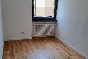 Helle 3-Zi.-Wohnung mit Balkon und offener neuer Einbauküche – Volpinistraße ., 80638 Nymphenburg, München – Vorschaubild 17