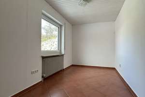 Viel Platz für zwei Familien – ZFH mit Balkon, Terrasse und großem Grundstück in 91719 Heidenheim – Die vollständige Adresse der Immobilie erhältst du vom Anbieter., 91719 Heidenheim – Vorschaubild 10