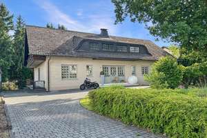 Wohlfühlhaus mit zwei Einliegerwohnungen - stilvoll, vielseitig, in bester Lage – Die vollständige Adresse der Immobilie erhältst du vom Anbieter., 57610 Altenkirchen (Westerwald) – Vorschaubild 3