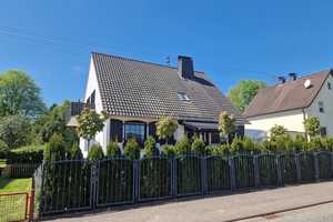 Stilvolles Einfamilienhaus mit tollem, großen Gartengrundstück und geräumiger Garage! – Altenkirchen (Westerwald) (Kreis) – Vorschaubild 2