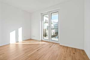 Attraktive 4-Zimmer-Wohnung mit Loggia und Balkon im Zentrum von Kiel – Andreas-Gayk-Straße 5, 24103 Vorstadt, Kiel – Vorschaubild 3