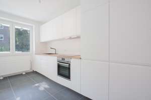 240 qm Garten, EBK, 3 Zimmer mit großem Sonnenscheinbalkon – 40593 Urdenbach, Düsseldorf – Vorschaubild 9