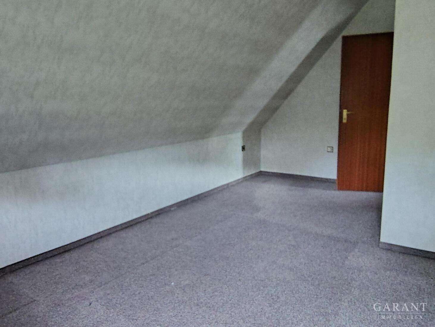 Immobilie in Simmelsdorf - Großzügiges Einfamilienhaus mit über 230 qm Wohnfläche und herrlichem Garten in Simmelsdorf - Bild 6