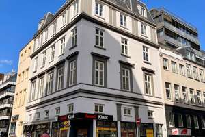 Neu modernisierte Altbauwohnung in Top Lage nahe Binnenalster - 6 Zimmerwohnung (3 3/2)