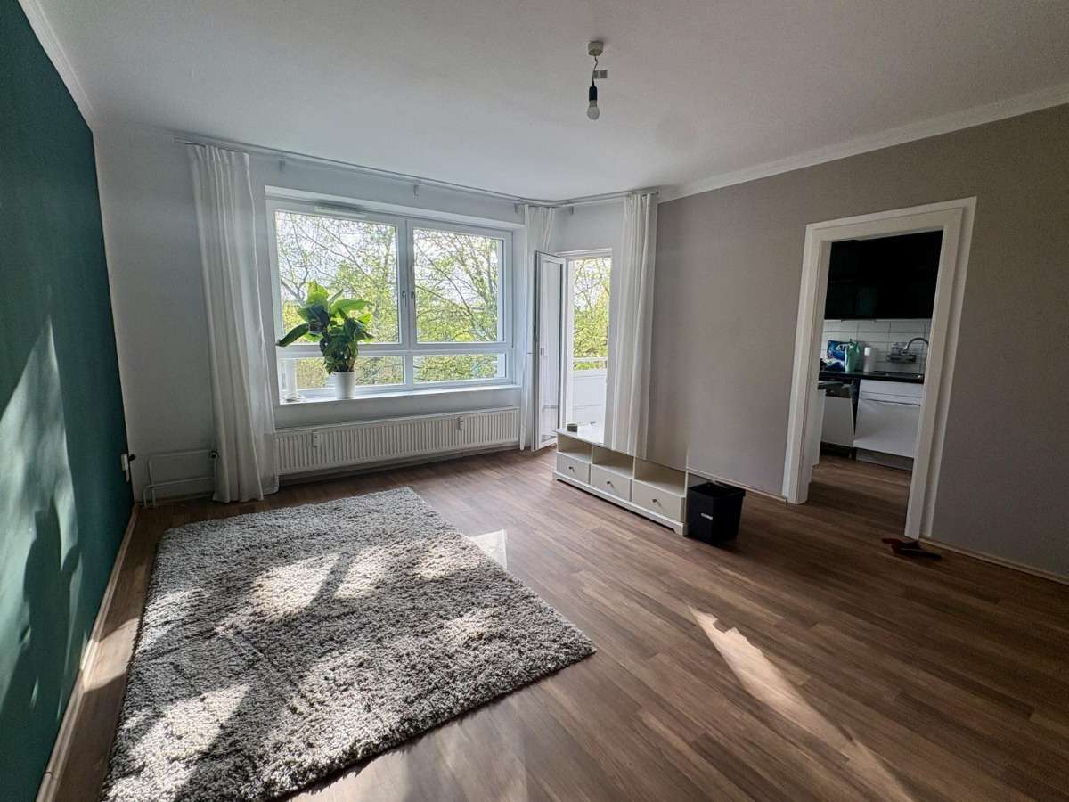 2,5-Zimmer-Eigentumswohnung mit Balkon in begehrter Lage von Hamburg-Hohenfelde, Hamburg – Bild 2