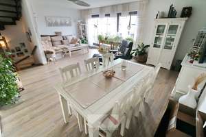 familienfreundlich und ruhig gelegen:
5,5 Zimmer mit Terrasse u Balkon in GE-Feldmark – Die vollständige Adresse der Immobilie erhältst du vom Anbieter., 45883 Feldmark, Gelsenkirchen – Vorschaubild 6