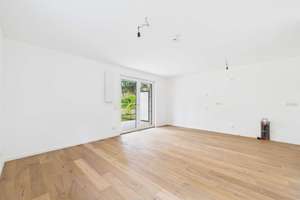 Einziehen oder vermieten? Gehobene 2-Zimmer-Wohnung mit Terrasse und Garten