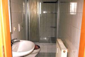 Helle, frisch renovierte 2-Raum-DG-Wohnung mit neuer EBK auf dem Werder! – Zollstraße 12a, 39114 Werder, Magdeburg – Vorschaubild 3