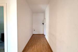2 Zimmer Wohnung mit zwei Stellplätzen und Blick ins Grüne in Berlin Charlottenburg – Die vollständige Adresse der Immobilie erhältst du vom Anbieter., 10589 Charlottenburg, Berlin – Vorschaubild 4