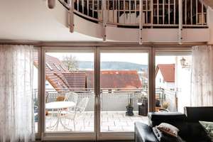 Wohnen über zwei Ebenen: Galerie, Südbalkon, 4 Zimmer | 2 Bäder | 2 Stellplätze | Energieeffizienz C – Die vollständige Adresse der Immobilie erhältst du vom Anbieter., 75397 Simmozheim – Vorschaubild 14