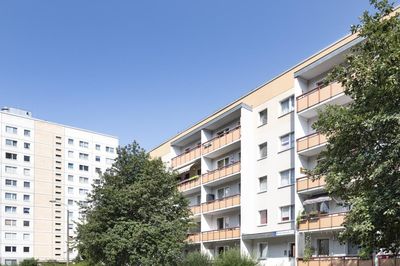 Neu gemacht. Neu verliebt. / Newly renovated. Easy to fall in love with.