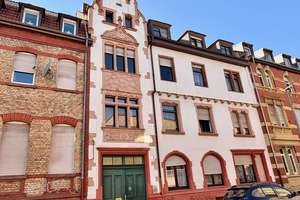 Charmante 1,5-Zimmer-Altbauwohnung mit Balkon in Mannheim-Neckarau