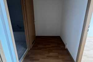2 RWG mit Balkon und Badewanne – Milchweg 15, 39128 Magdeburg – Vorschaubild 3