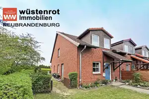HELLES UND MODERNES REIHENENDHAUS MIT ZWEI GAUBEN + TERRASSE UND GRUNDSTÜCK IN KRÖPELIN – Bad Doberan (Kreis) – Vorschaubild 1