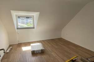 Modernisierte 3-Zi.-Dachgeschoss-Wohnung in guter Lage von S-Hofen – Die vollständige Adresse der Immobilie erhältst du vom Anbieter., 70378 Hofen, Stuttgart – Vorschaubild 9