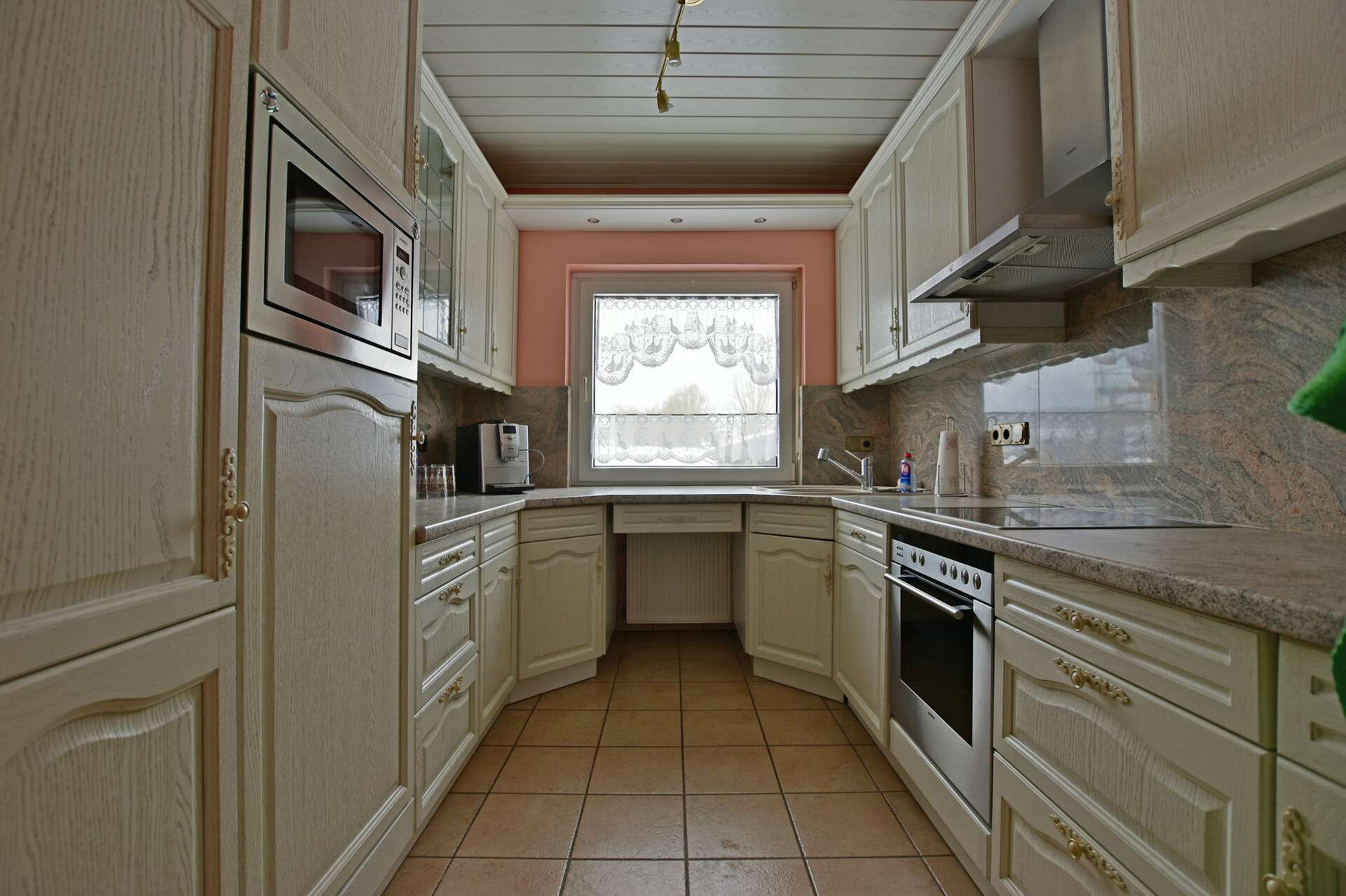 Immobilie in Niedenstein - Gepflegtes Ein- bis Zweifamilienhaus in reizvoller Feldrandlage von Niedenstein-Metze - Bild 12