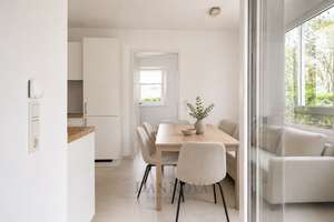 Exklusive 3-Zimmer- Gartenwohnung am Riedberg in Innenlage mit viel Privatsphäre – 60438 Kalbach-Riedberg, Frankfurt am Main – Vorschaubild 2