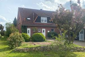 Viel Platz für Familie, Arbeiten & Wohnen – charmantes Haus mit Einliegerwohnung in Wetzen – Die vollständige Adresse der Immobilie erhältst du vom Anbieter., 21385 Oldendorf (Luhe) – Vorschaubild 1