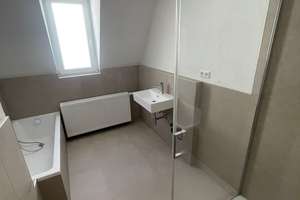 Moderne 2,5 Zimmer Wohnung im Herzen von Zuffenhausen  – Markgröninger Straße 56, 70435 Zuffenhausen-Mitte, Stuttgart – Vorschaubild 2