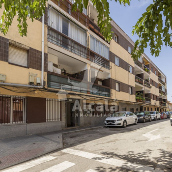 DREI-ZIMMER-WOHNUNG MIT BADEZIMMER UND WC IM ZENTRUM VON SAN AGUSTÍN DE GUADALIX