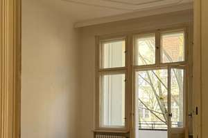 Bezugsfreie, großzügige 3-Zimmer-Altbauwohnung mit Balkon in grüner, ruhiger Lage in Reinickendorf!