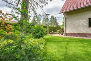 Stilvolles Einfamilienhaus mit gepflegtem Garten und zusätzlichem Nebengebäude – Die vollständige Adresse der Immobilie erhältst du vom Anbieter., 12623 Mahlsdorf, Berlin – Vorschaubild 5