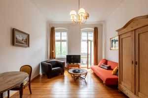 Leerstehende 2-Zimmer Wohnung im gepflegten Zustand mit Balkon & Küche – Berlin – Vorschaubild 1