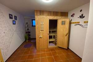 Großzügiger Bungalow in Schwalmtal mit Garten, Pool, Sauna, Kellerbar und 2 Garagen zu vermieten – Die vollständige Adresse der Immobilie erhältst du vom Anbieter., 36318 Schwalmtal – Vorschaubild 19