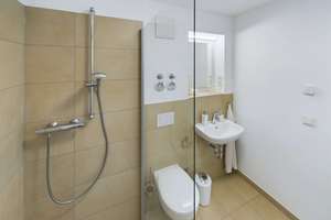 Schicke & möblierte all-inclusive Wohnung mit Balkon zentral in Oldenburg | Suite – Abraham 12, 26122 Innenstadt, Oldenburg (Oldenburg) – Vorschaubild 7