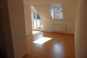 Hoch hinaus ins Dachgeschoss! - Schicke 2-Raum mit EBK und Balkon – Limbacher Str. 57, 9113 Kaßberg, Chemnitz – Vorschaubild 2