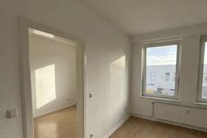 Sonnige 3-Zimmer-Wohnung in Braunschweig mit kleinem Balkon  – Celler Straße 94, 38114 Westliches Ringgebiet, Braunschweig – Vorschaubild 2