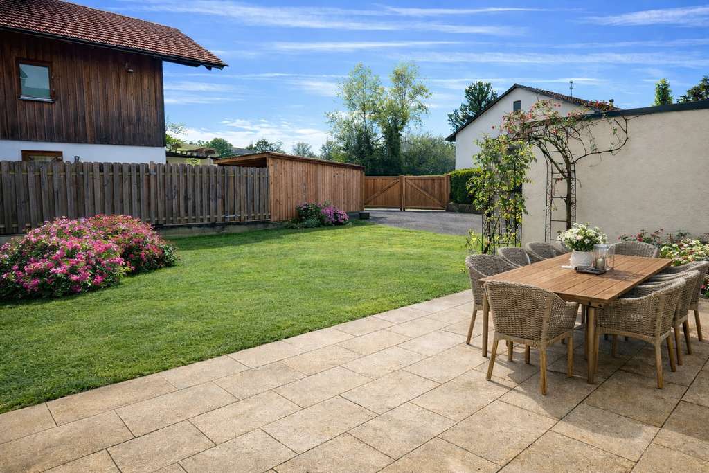 Immobilie in Brunnthal - Viel Raum zum Leben - Schöne, helle DHH mit umlaufendem Süd/West Garten - Bild 2