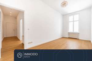 ⭐ Wohnen am Lützowufer! – Teilrenovierte 2-Zi-Altbau-Whg mit Lift zwischen KaDeWe & Potsdamer Pl