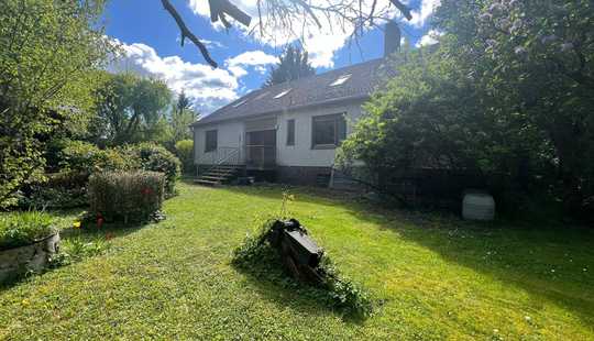 Bild von Sanierungsbedürftiges Juwel in Rottorf. 1-FH mit Wintergarten und großem Grundstück