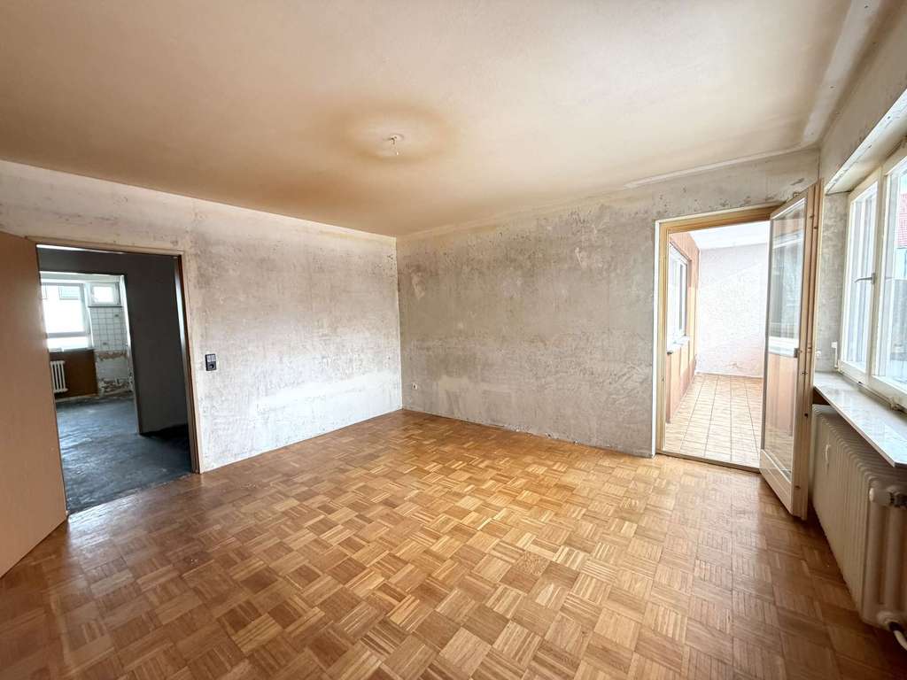 Immobilie in Nersingen - Renovierungsbedürftige 4-Zimmer-Wohnung mit viel Potenzial - Bild 1