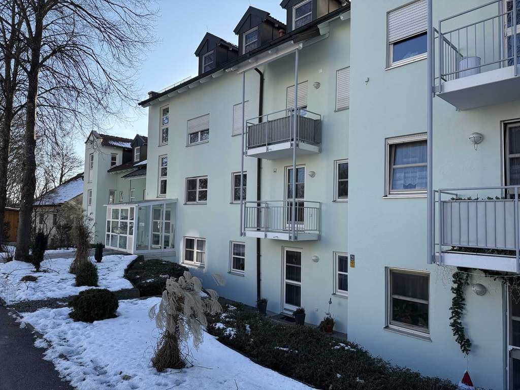 Immobilie in Eggenfelden - Bieterverfahren: Stadtwohnung mit zwei TG-Stellplätzen in schöner Lage - Bild 4