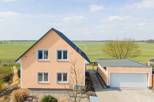 Modernes Massivhaus in Feldrandlage - traumhafter Weitblick, Doppelgarage und A+ Energieeffizienz – Die vollständige Adresse der Immobilie erhältst du vom Anbieter., 15749 Mittenwalde – Vorschaubild 2