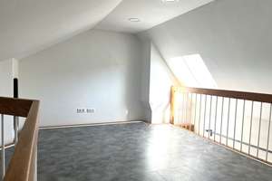 Smarte 2,5 Zimmerwohnung mit Galerie, Loggia und KFZ Freistellplatz – 63065 Mathildenschule, Offenbach am Main – Vorschaubild 7