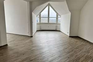 Charmante Dachgeschosswohnung mit toller Aussicht! Im Zentrum von Essen-Kray! – Krayer Straße 227, 45307 Kray, Essen – Vorschaubild 2