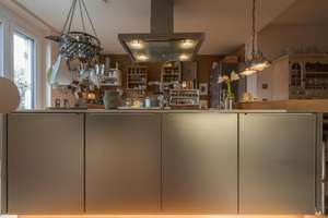 Echtes Penthaus trifft auf Kamin, freistehenden Küchenblock und Westterrasse – Die vollständige Adresse der Immobilie erhältst du vom Anbieter., 64293 Mitte, Darmstadt – Vorschaubild 5