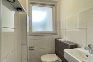 *Balkonwohnung*modernisiert*Wannenbad*gedämmtes Haus*ruhige Lage* – Bandstr. 128, 45359 Bedingrade, Essen – Vorschaubild 15