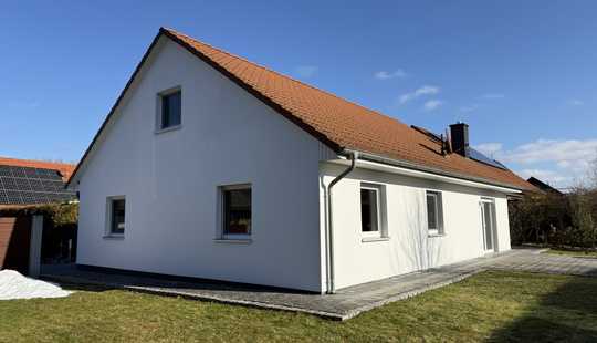 Bild von +++ Wohnen am Rittergut: Einfamilienhaus mit EBK, Fußbodenheizung, Carport und PKW-Einstellplatz +++