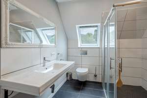 Zentrumsnahes Einfamilienhaus mit parkähnlichem Gartenparadies & PV-Anlage – Lammersdorfer Straße 17, 54576 Hillesheim – Vorschaubild 7