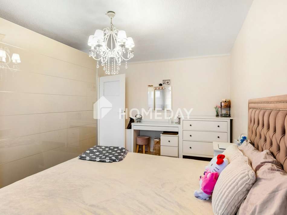 Schlafzimmer 2