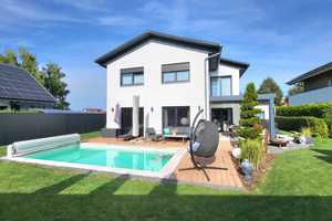 +++Bibertal, 
modernes und 
exklusives EFH, 
ca. 195 m² Wfl., 
Doppelgarage, 
Carport, Pool+++ – Günzburg (Kreis) – Vorschaubild 3